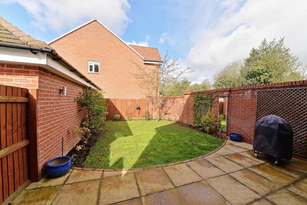 25 godwin lane - gdn1.jpg