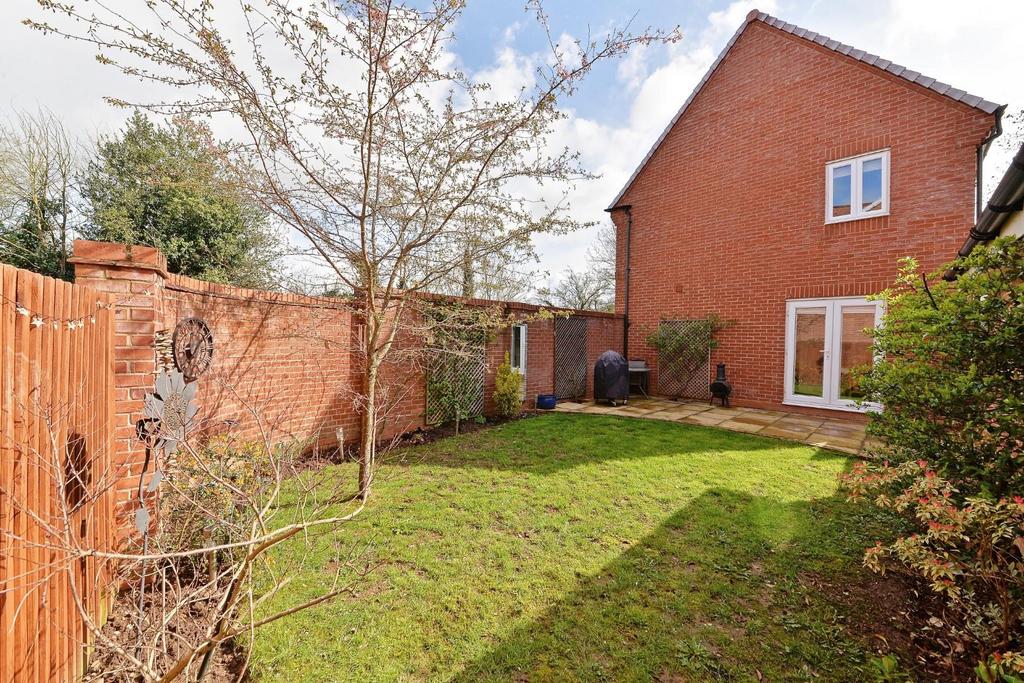 25 godwin lane - gdn4.jpg