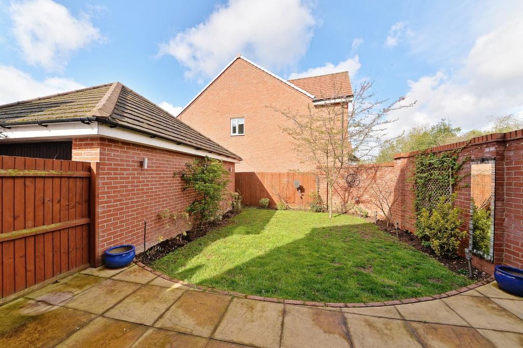 25 godwin lane - gdn2.jpg