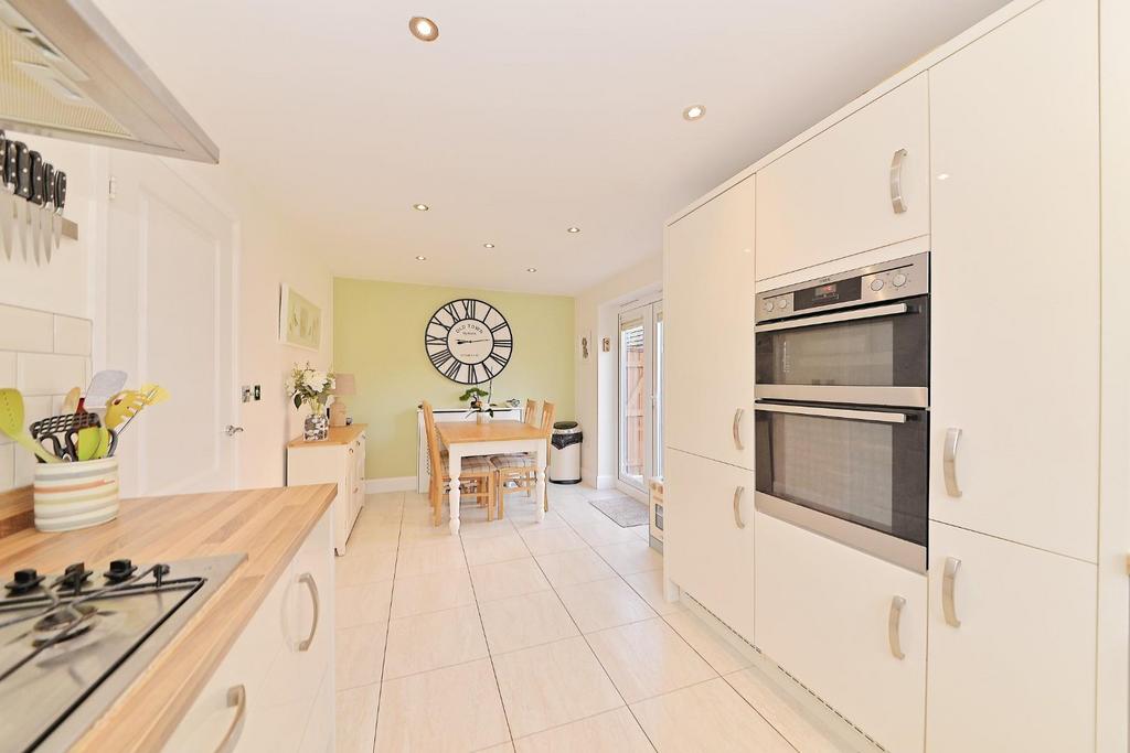 25 godwin lane - kitchen5.jpg