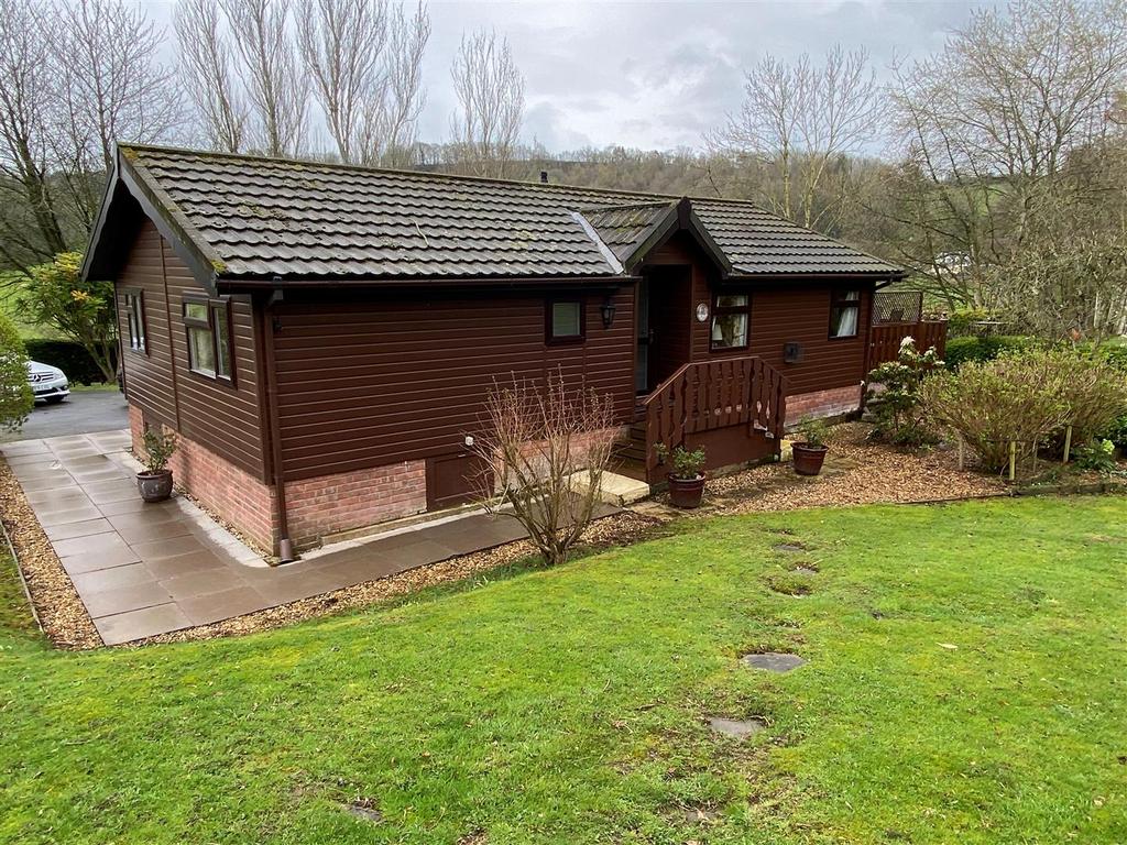 Pentrebeirdd, Guilsfield, SY21 9DL 3 bed bungalow for sale £65,000
