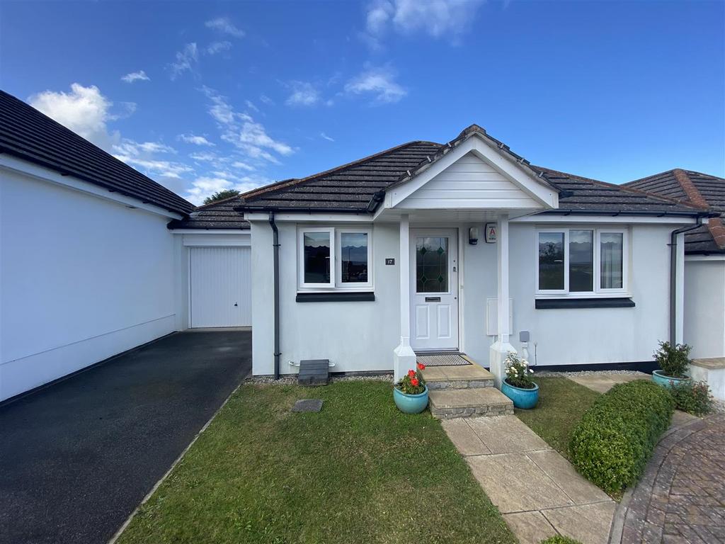 Westcott Meadow, Wadebridge, PL27 2 bed bungalow £1,050 pcm (£242 pw)