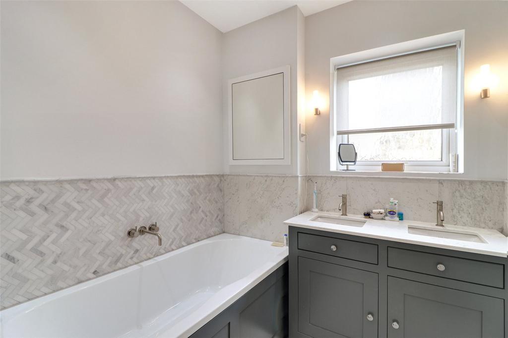 En Suite Bathroom