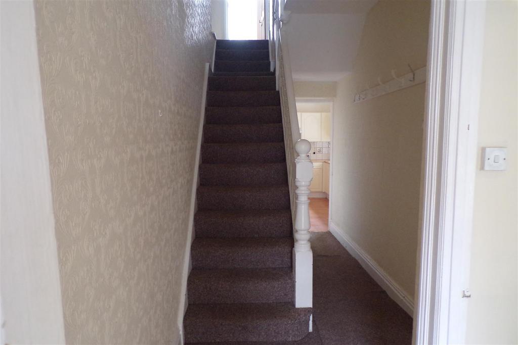 James Street, Llanelli 3 bed house £625 pcm (£144 pw)