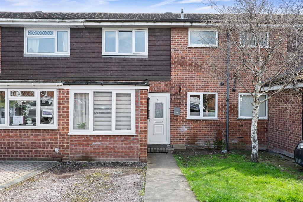 Balmoral Close, Evesham 3 bed terraced house for sale £230,000