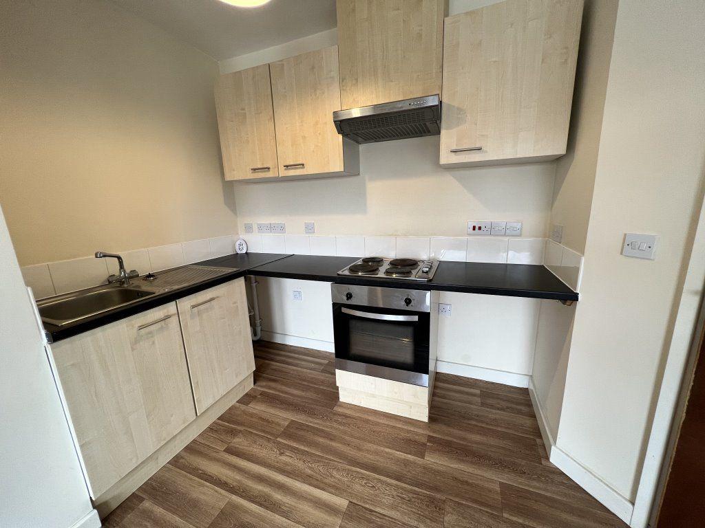 Carlton Street, Castleford, WF10 1 bed apartment £450 pcm (£104 pw)