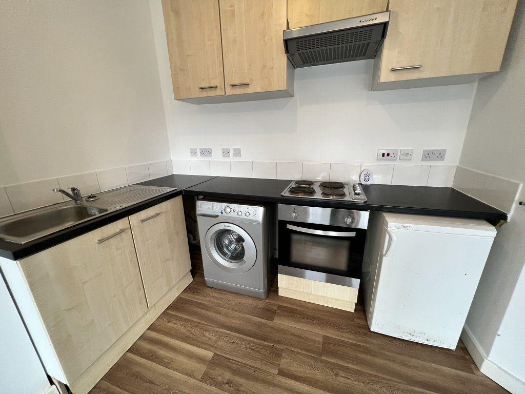 Carlton Street, Castleford WF10 1 bed apartment £450 pcm (£104 pw)