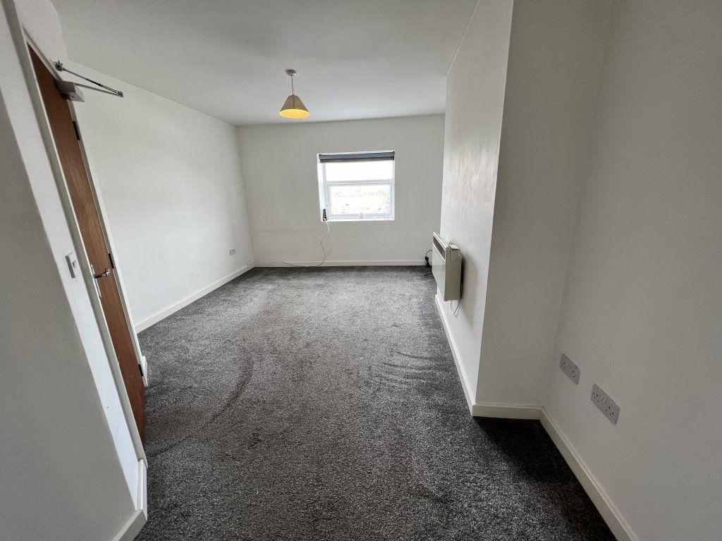 Carlton Street, Castleford, WF10 1 bed apartment £450 pcm (£104 pw)