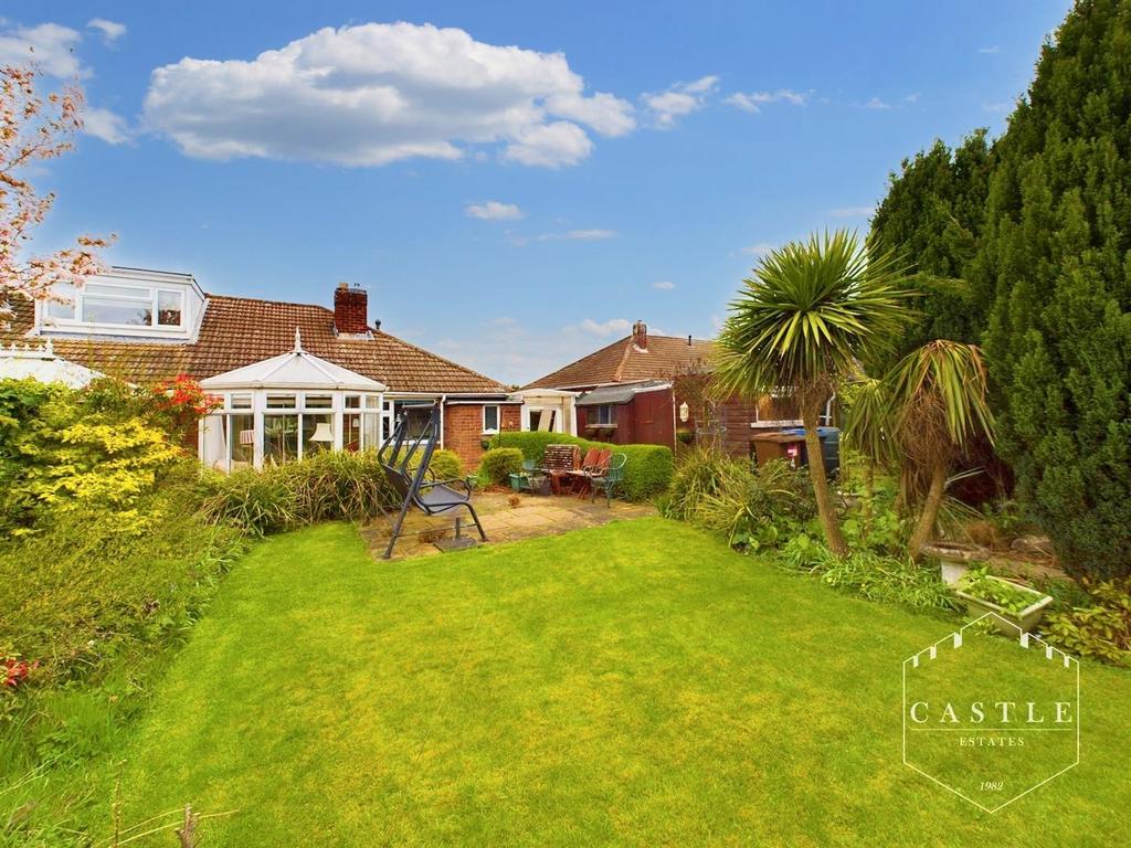 The Fairway, Burbage, Hinckley 2 bed semidetached bungalow £280,000
