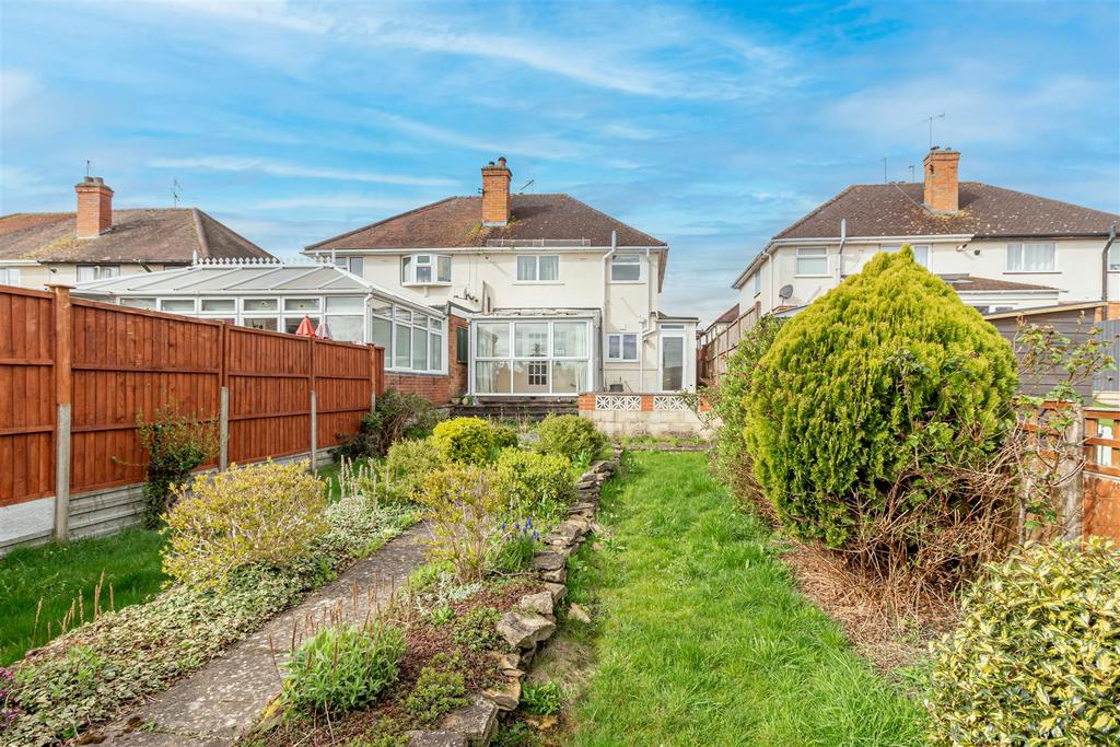 Jubilee Road, Worcester 3 bed semidetached house for sale £250,000