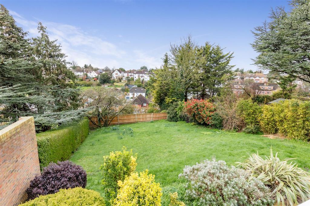 Redhill Drive, Brighton 4 bed detached bungalow £800,000