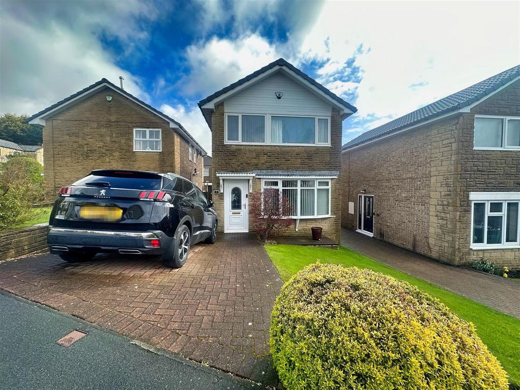 Templars Close, Greetland, Halifax 3 bed detached house £315,000