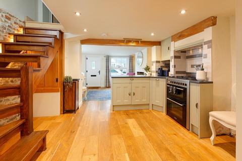 Canterbury Road, Etchinghill, CT18