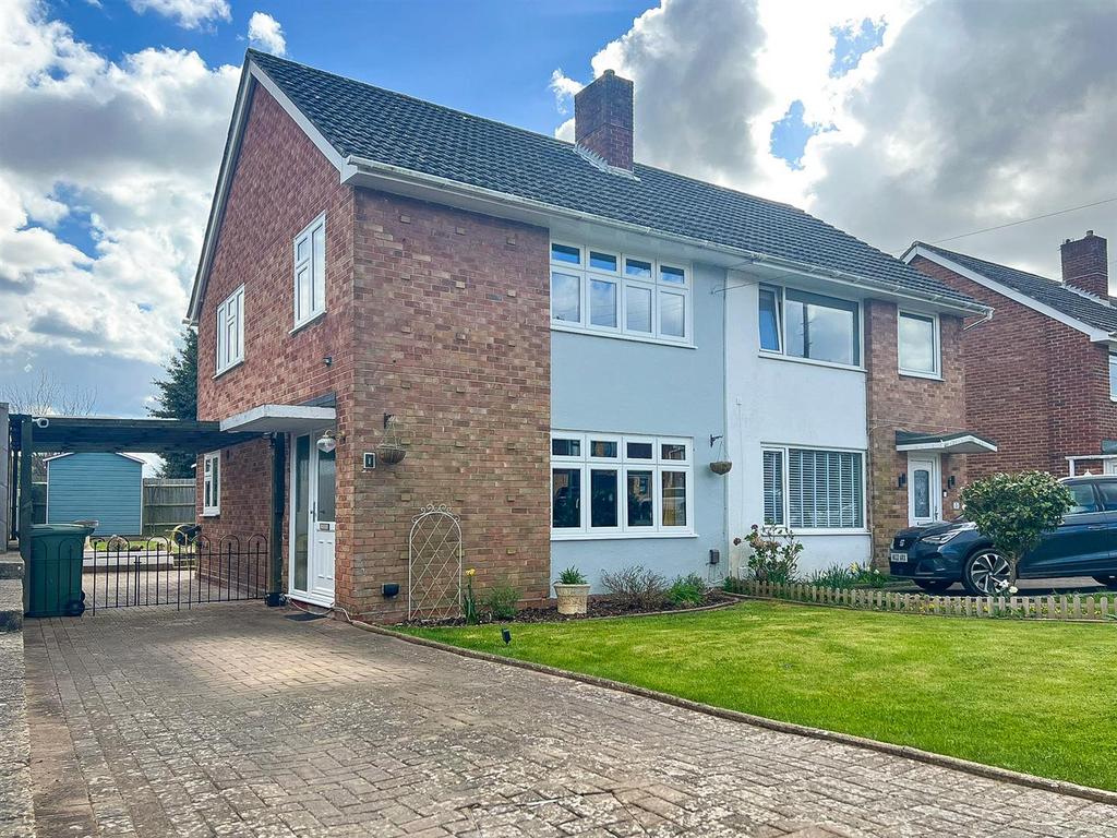 Tamar Close, Portchester 3 bed semidetached house for sale £350,000