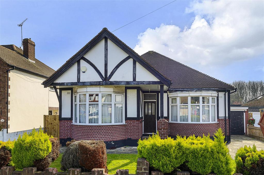 Wingletye Lane, Hornchurch 3 bed detached bungalow for sale £800,000
