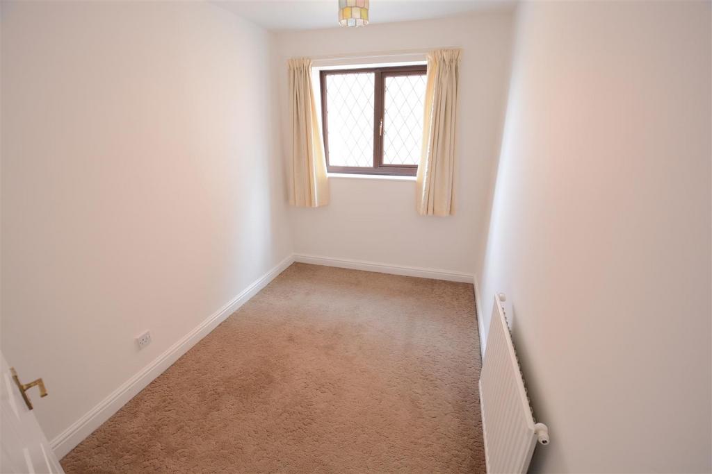 Bedroom 3 - side