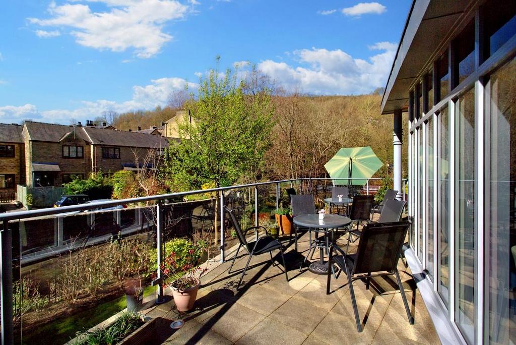 Leedham Court, Victoria Road, Hebden Bridge 1 bed apartment for sale
