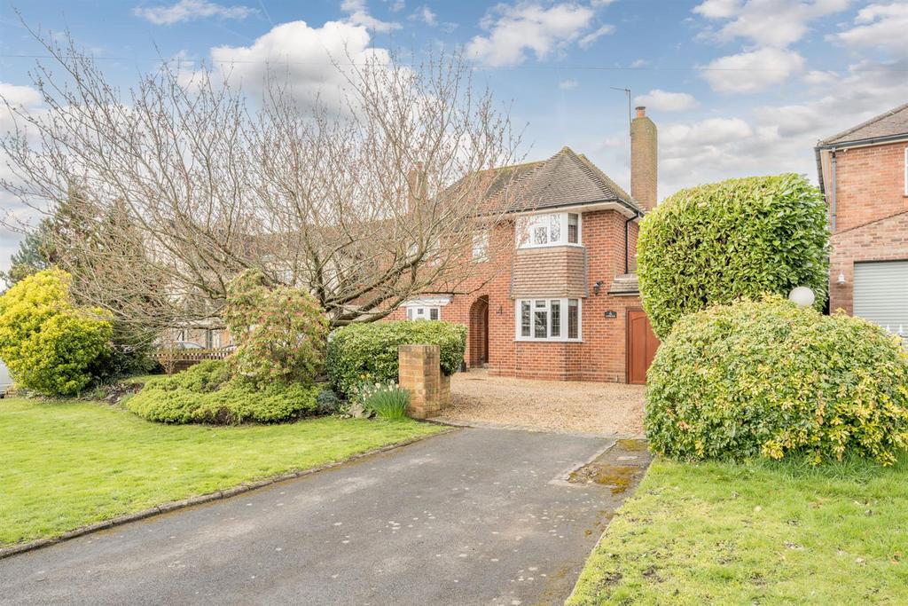 Cot Lane, Kingswinford, DY6 9TH 3 bed detached house for sale £485,000