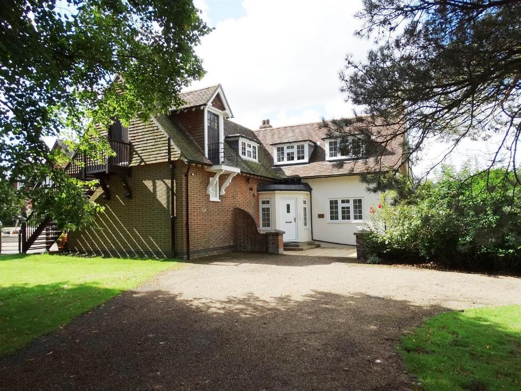 Marden, Kent 3 bed property £2,500 pcm (£577 pw)