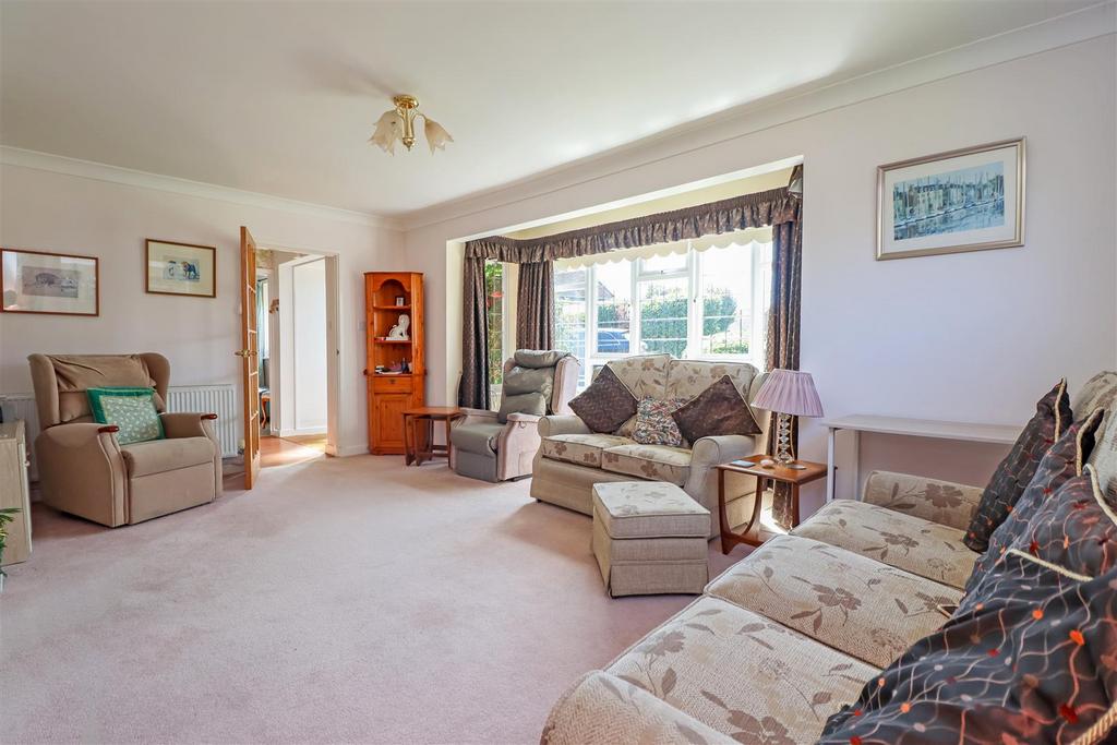 Fay Road, Horsham 3 bed detached bungalow for sale £590,000