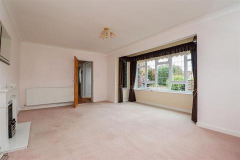 3 bedroom detached bungalow for sale, Fay Road, Horsham