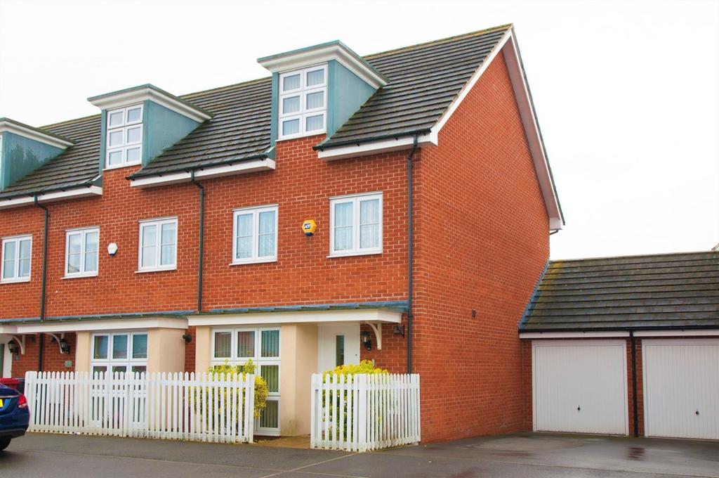 Bantry Road, Slough, SL1 4 bed end of terrace house for sale £530,000
