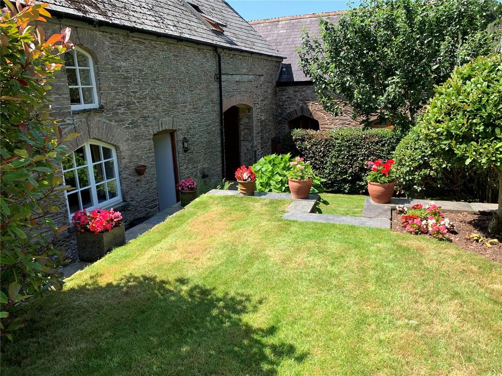 Chillington, Kingsbridge, Devon, TQ7 3 bed barn conversion for sale £600,000