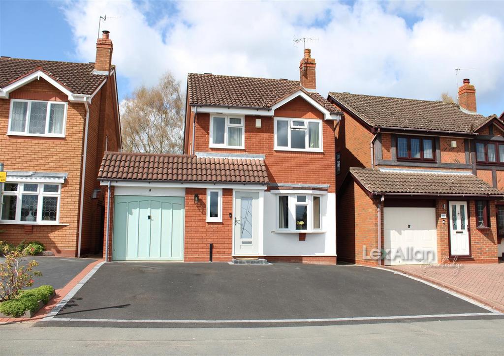 Heath Farm Road, Stourbridge 3 bed detached house for sale £385,000