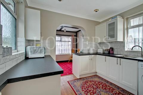 2 bedroom maisonette for sale, Vincent Gardens, London, NW2