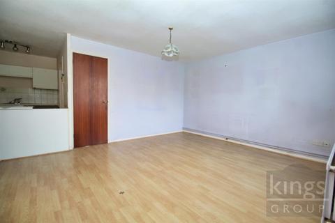 15 Beeston Drive, Cheshunt, Waltham Cross, EN8 0QS