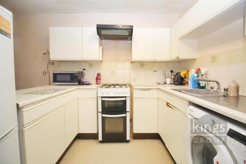 15 Beeston Drive, Cheshunt, Waltham Cross, EN8 0QS