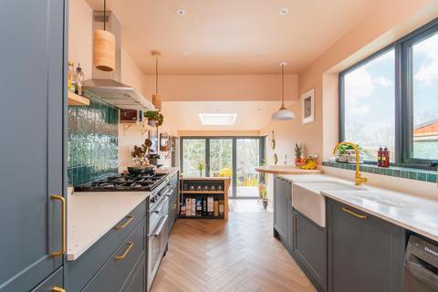84 Cotswold Road, Bedminster, Bristol, BS3 4NS