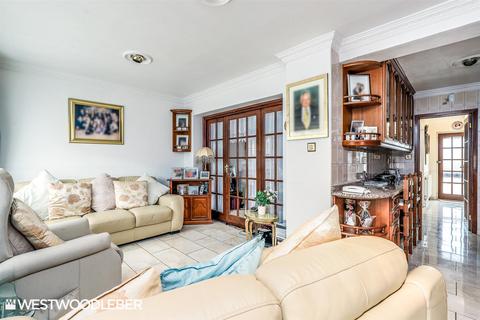 118 Trinity Lane, Waltham Cross, EN8 7EN