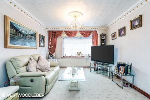 118 Trinity Lane, Waltham Cross, EN8 7EN