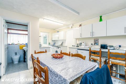 118 Trinity Lane, Waltham Cross, EN8 7EN
