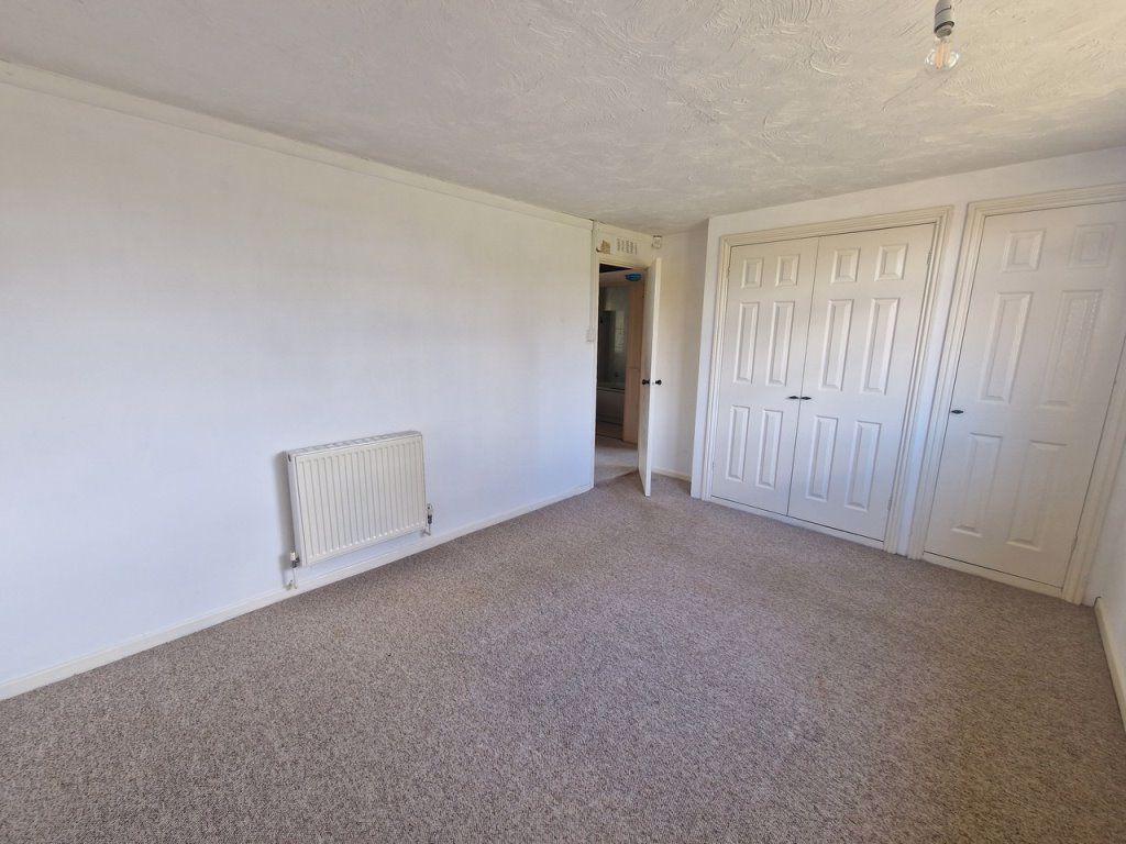 Mill Road, Hethersett 2 bed bungalow £925 pcm (£213 pw)