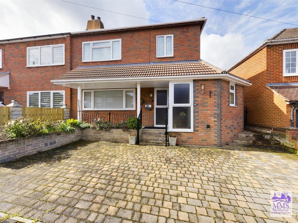 Leybourne Road, Strood 4 bed semidetached house for sale £425,000