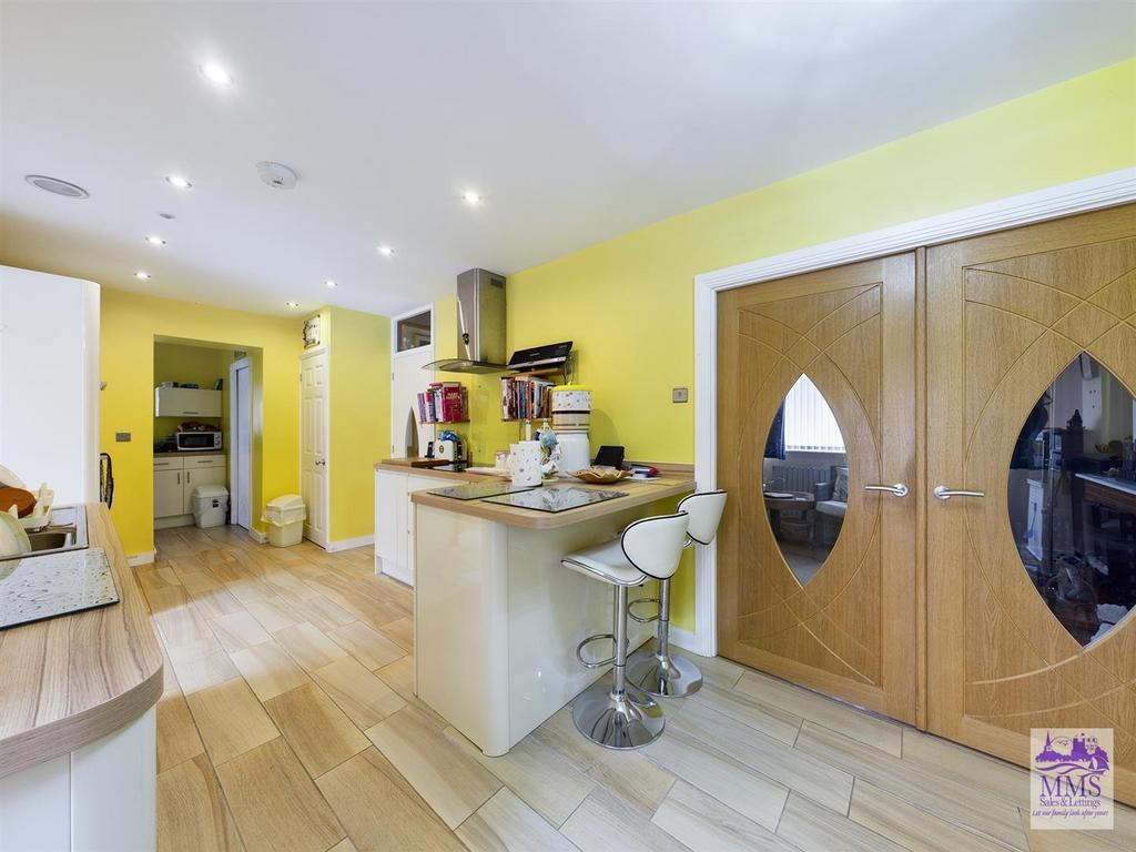 Leybourne Road, Strood 4 bed semidetached house for sale £425,000