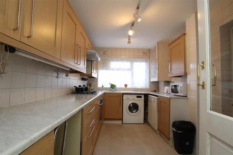 3 Helen Close, Dartford, DA1 3JA