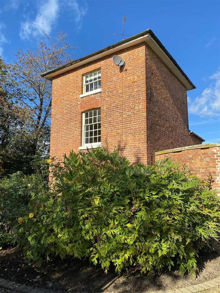 Walford Heath, Shrewsbury 1 bed apartment £695 pcm (£160 pw)