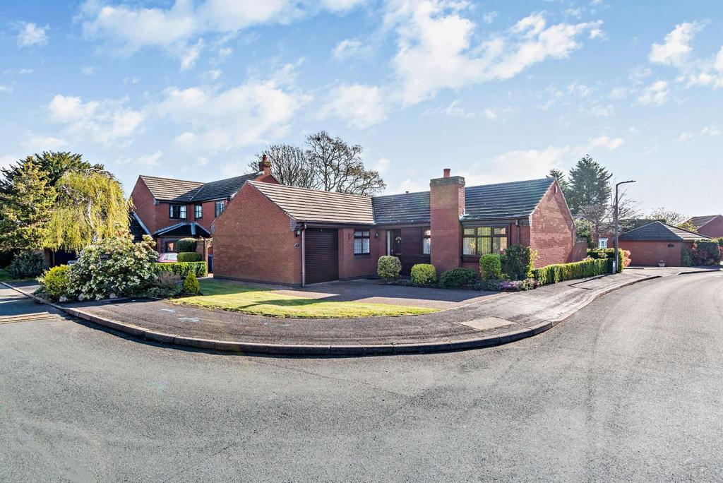 Heritage Court, Lichfield 3 bed detached bungalow for sale £485,000