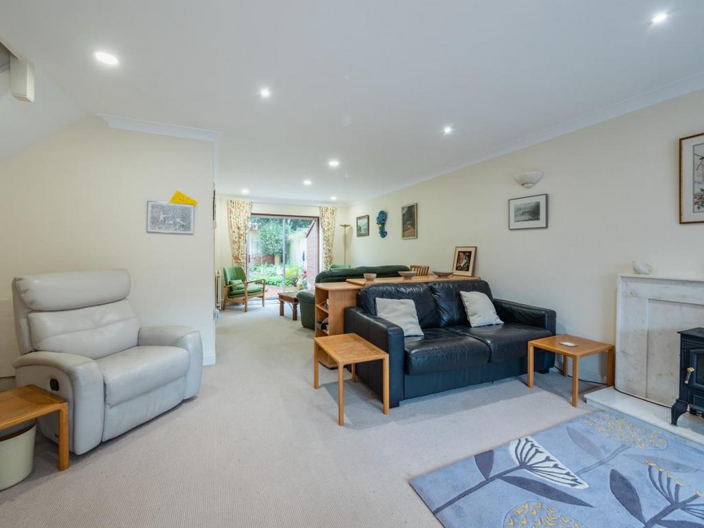 Bell Court, The Maltings, Leamington Spa 3 bed townhouse for sale £