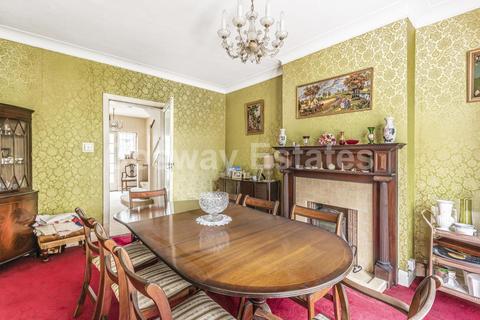 66 Millway, London, NW7 3QY