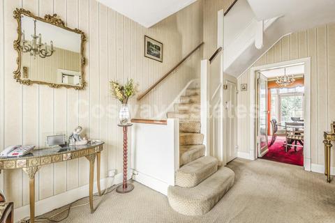 66 Millway, London, NW7 3QY