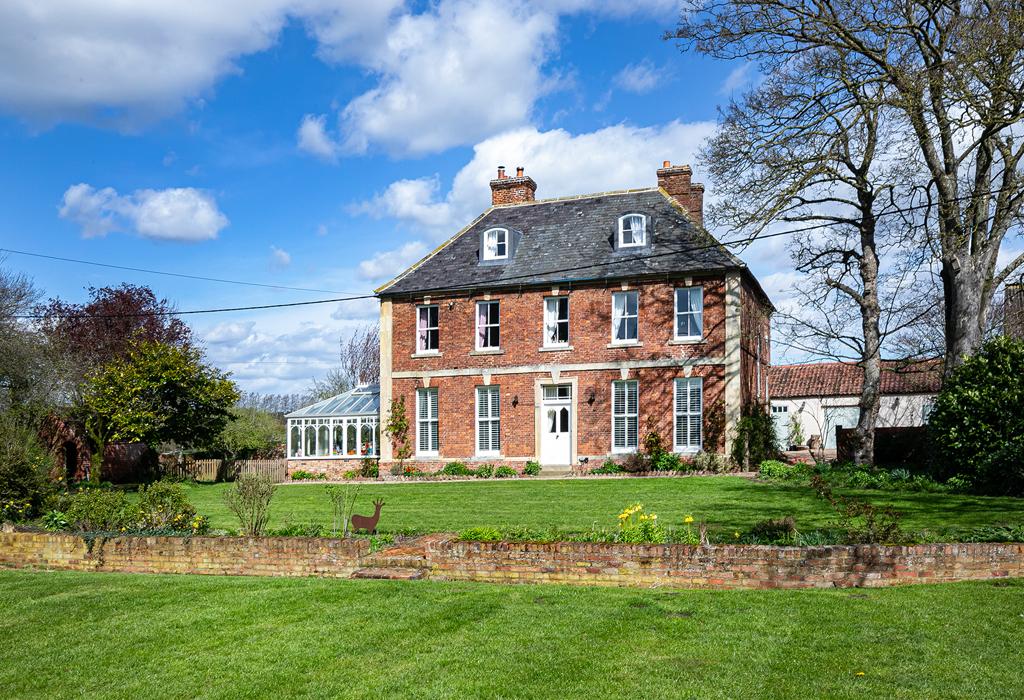 Laughton Hall, Church Road, Gainsborough, Lincolnshire 7 bed detached
