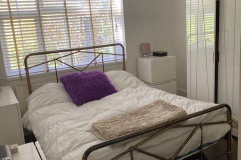 17 Hill Close, Stanmore, HA7 3BS