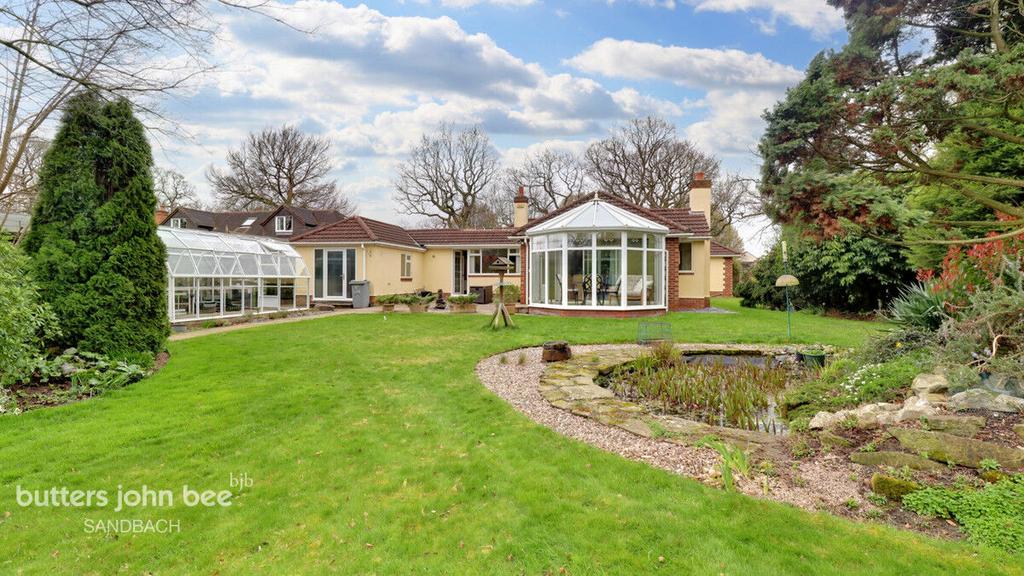 Park Lane, Sandbach 4 bed detached bungalow £700,000