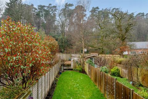 35 Lion Lane, Haslemere, GU27 1JF