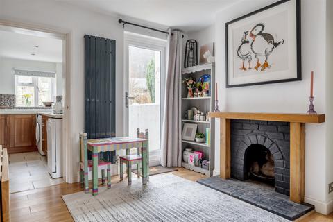 35 Lion Lane, Haslemere, GU27 1JF