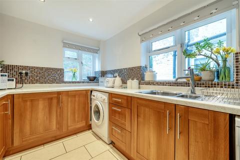 35 Lion Lane, Haslemere, GU27 1JF